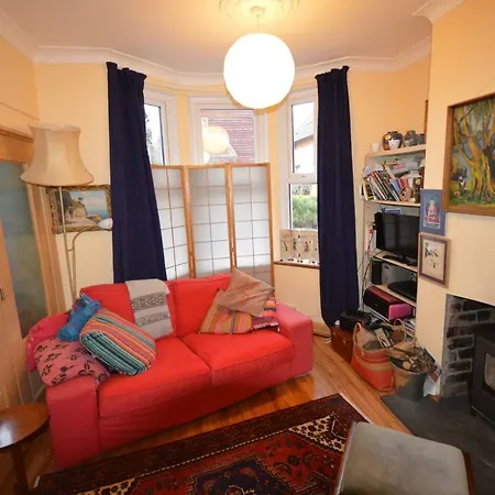 Beautiful 2 Bedroom House In St Werburgs