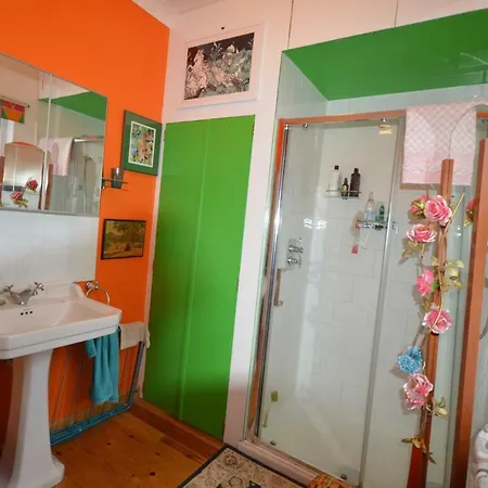 Beautiful 2 Bedroom House In St Werburgs 아파트 *