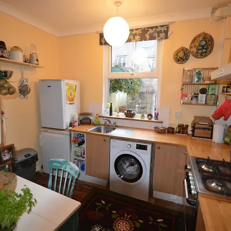 아파트 Beautiful 2 Bedroom House In St Werburgs *