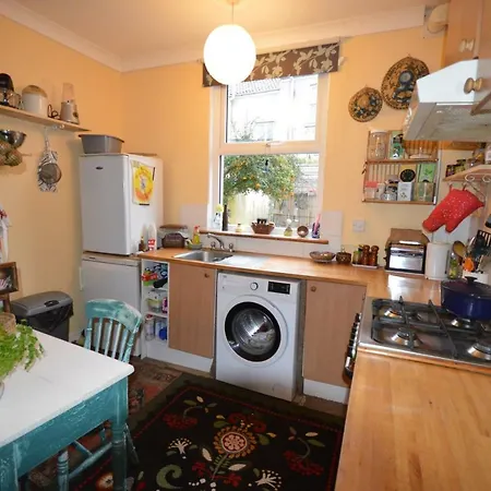 Beautiful 2 Bedroom House In St Werburgs 아파트